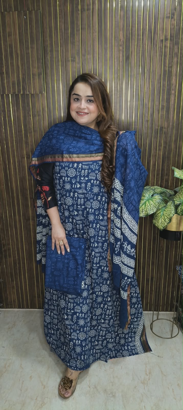 COMFORTABLE BLUE VARLI DESIGNS