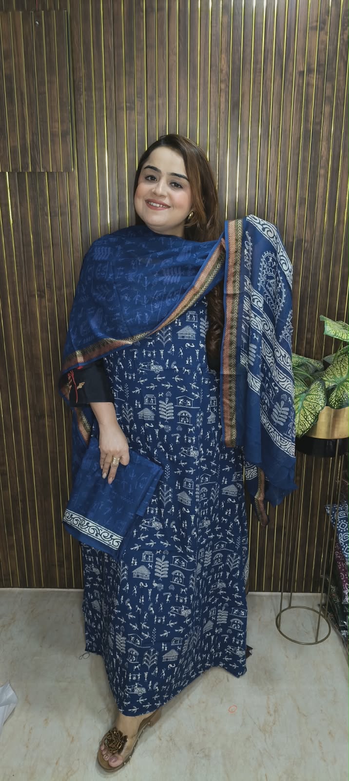 COMFORTABLE BLUE VARLI DESIGNS