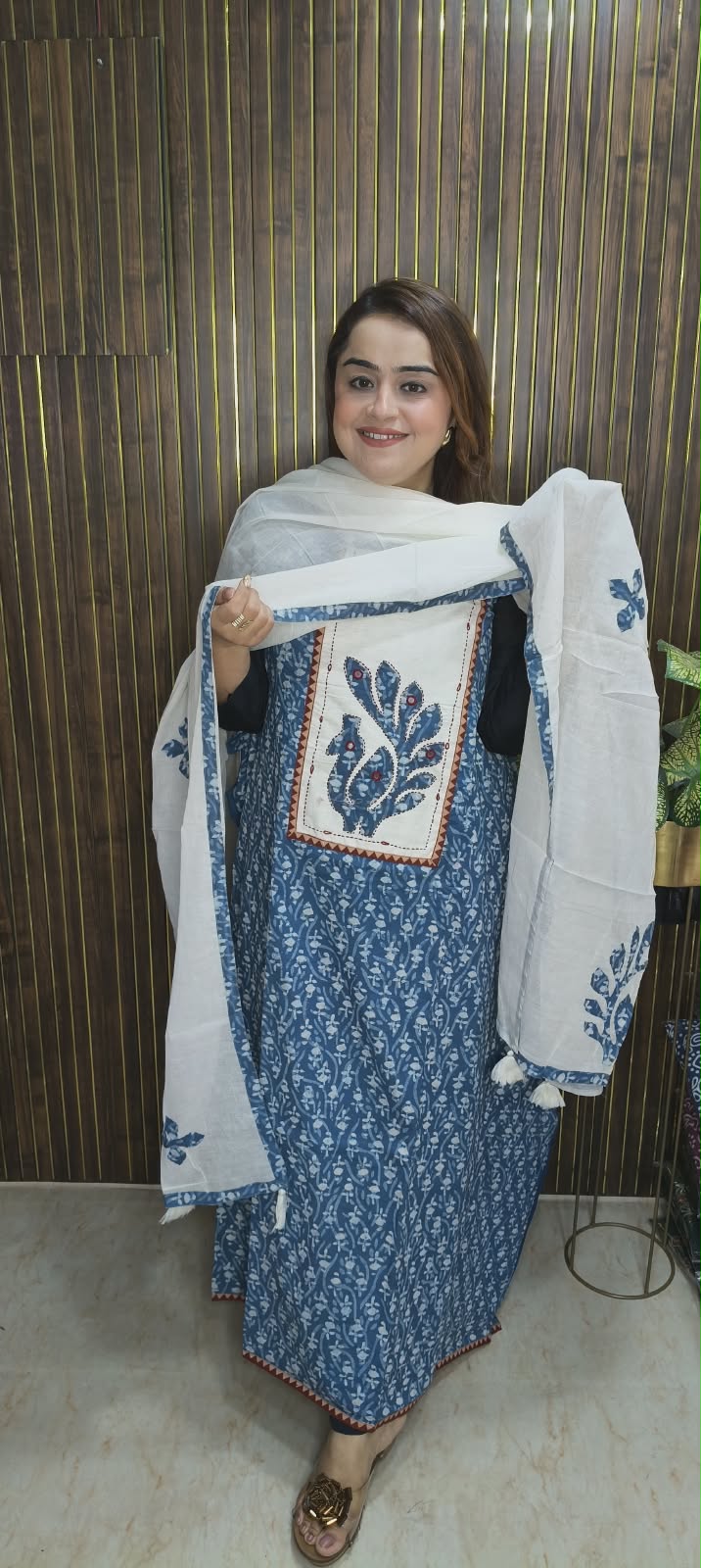 Comfortable Cotton Suits With Applique Detailing