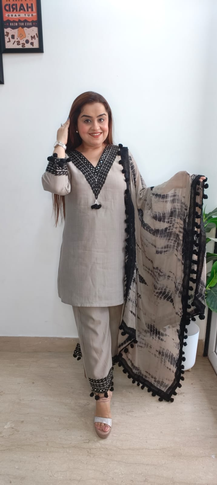 Grey Wettingan Thread & Mirror Work Kurti Set with Tie & Dye Chiffon Dupatta ✨🩶