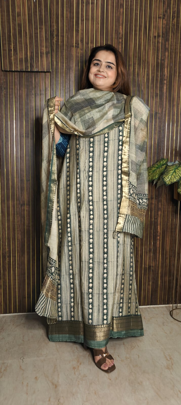 Royal Assamsilk Suit Set – Luxurious Softness in Stunning Shades