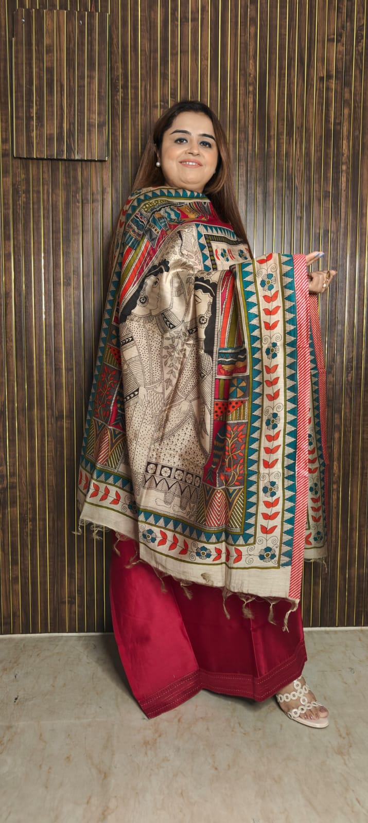 Grace meets royalty in this stunning Rani Pink
