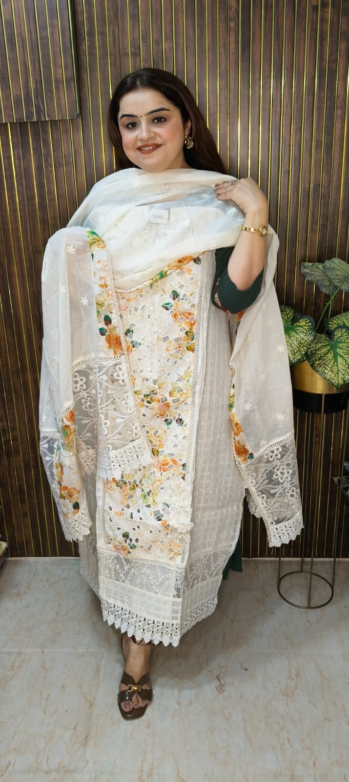 ✨ Elegant Cutwork Cotton Suit ✨🌸 Soft & Comfortable Feel