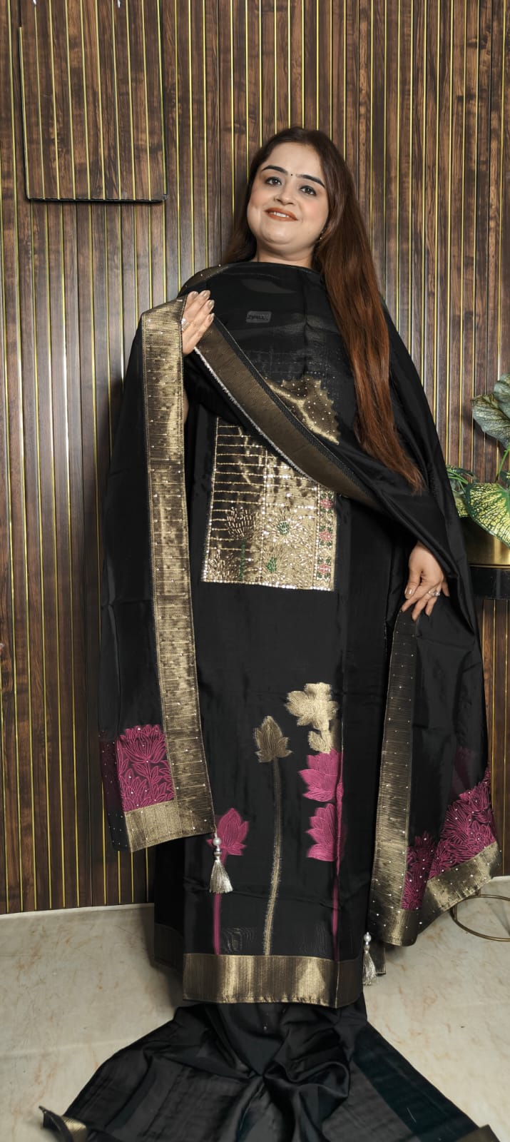 Royal Black Jamdani Organza Suit ✨🖤