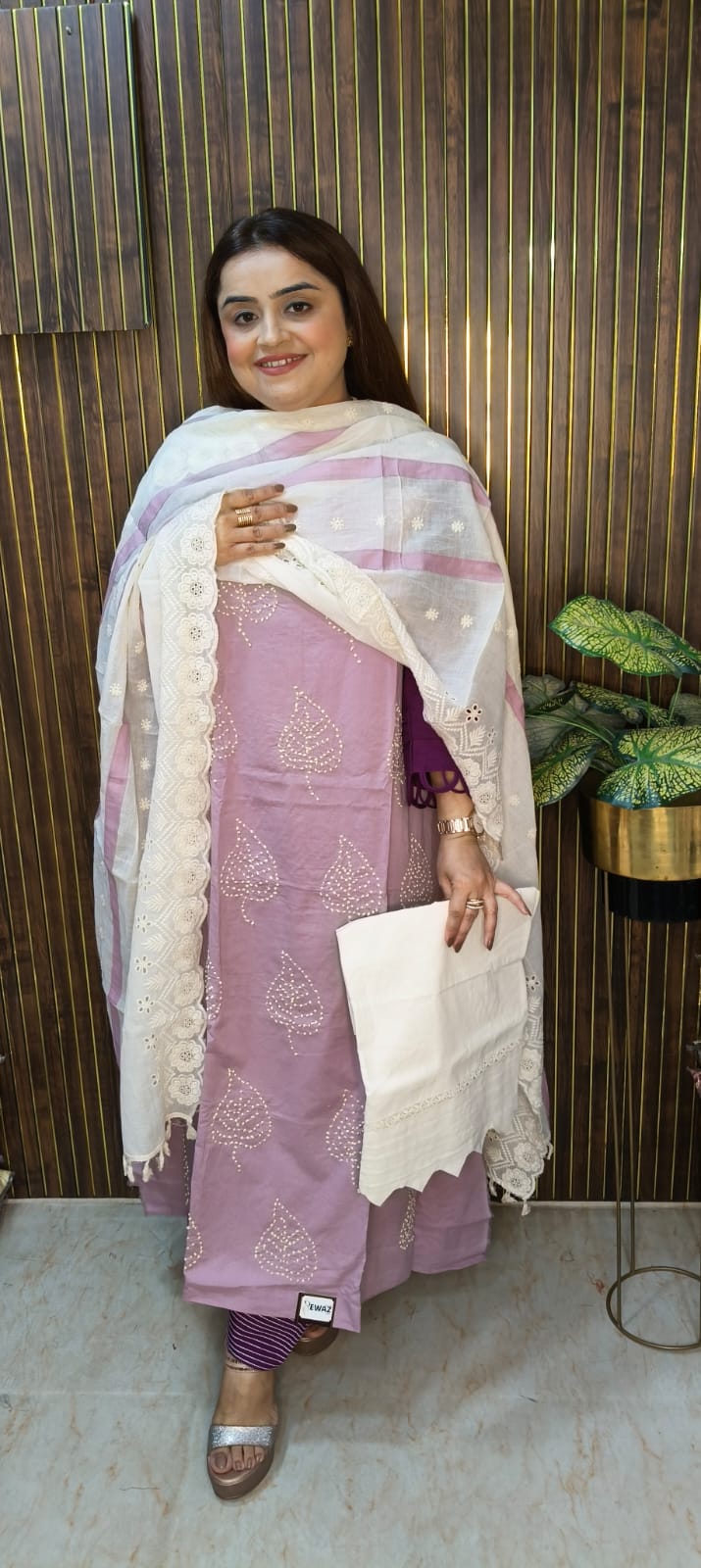 🌸 Elegant Note Work Cotton Suit Collection 🌸Stay stylish, stay comfortable—only at Rewaz