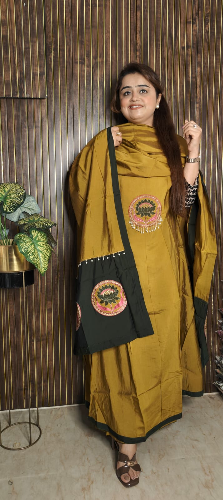 Viral Lotus Anarkali 💛💚