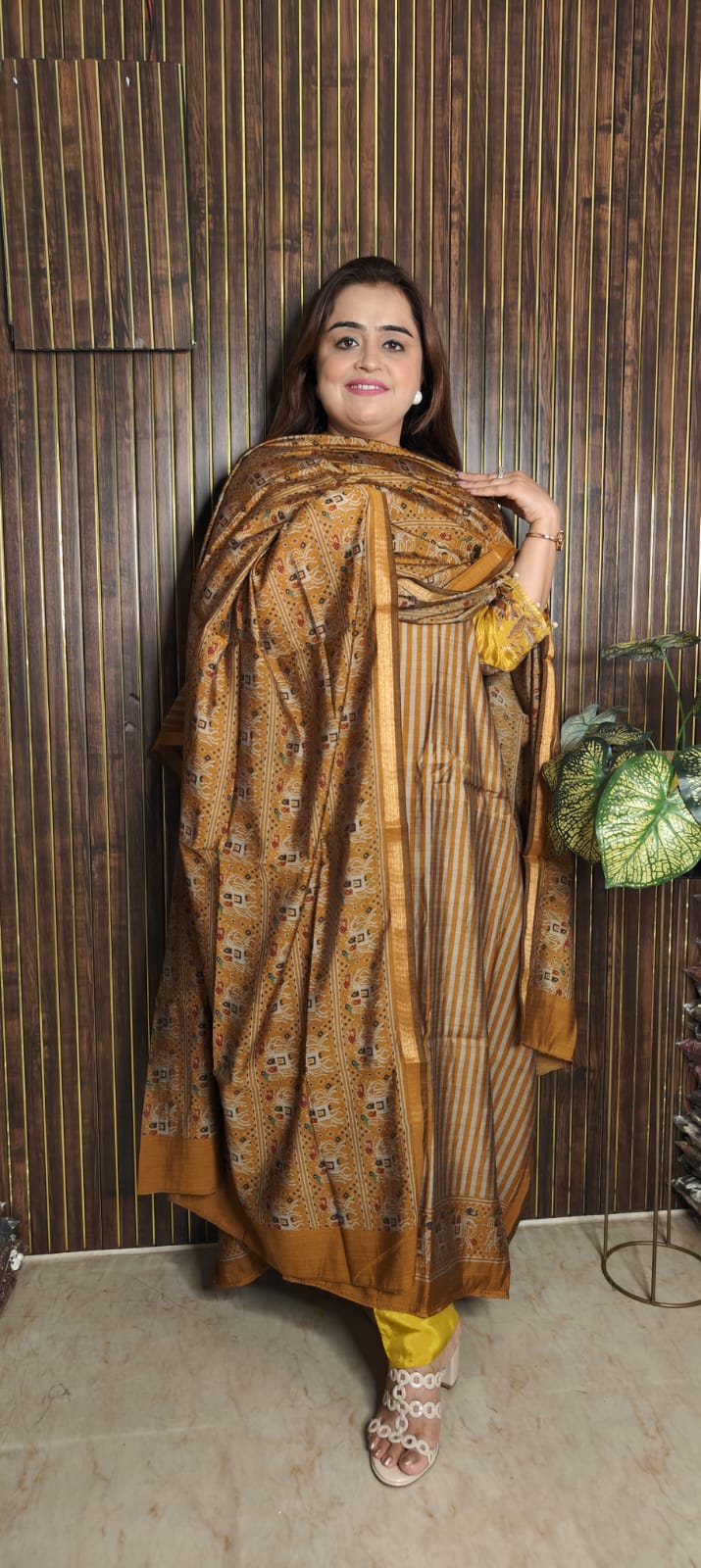 Maheshwari Stripes & Patola Charm ✨