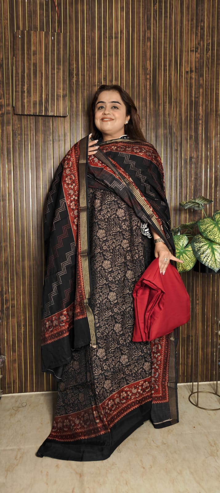 Black Royalty — Maheshwari Elegance