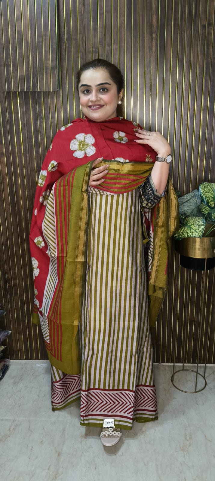 🌸 Maheshwari Elegance — Grace Woven in Tradition ✨