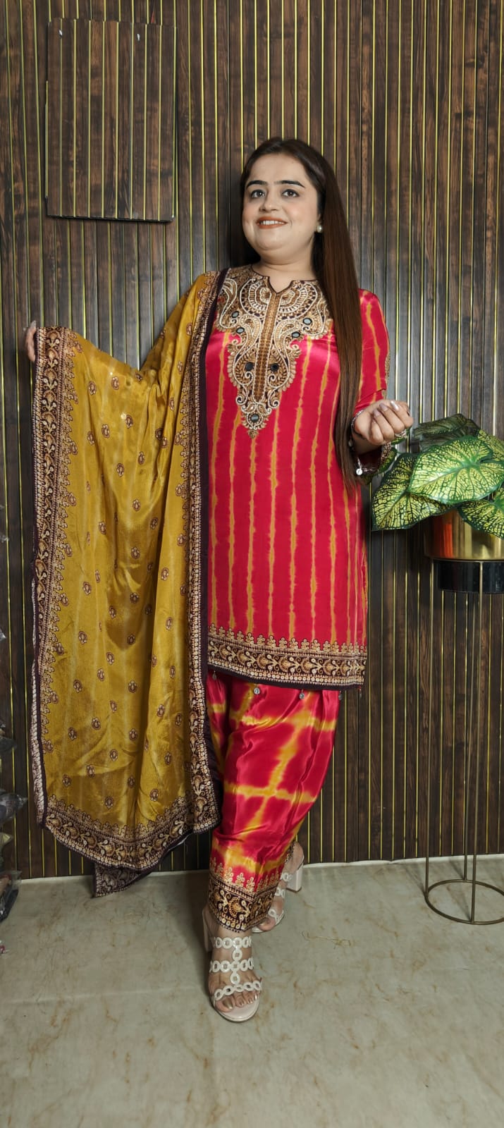 Pink Muslin Crepe Farshi Elegance