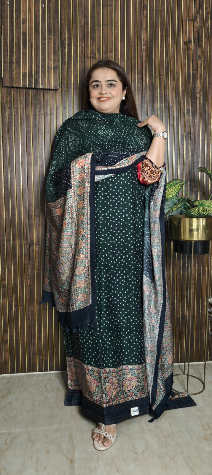 Royal Bandhani Silk Suits | Double-Shaded Festive Elegance ✨