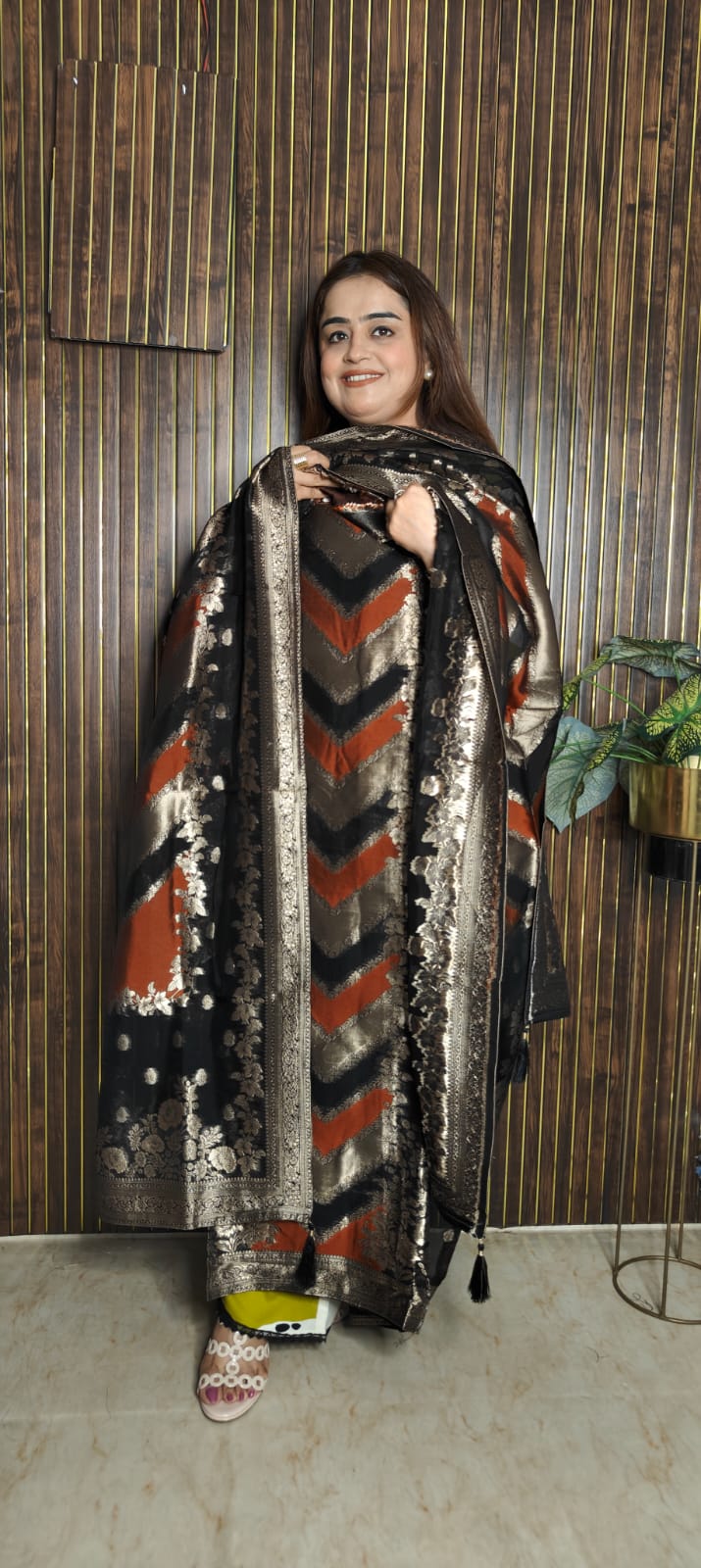 Black Banarasi, But Make It Festive