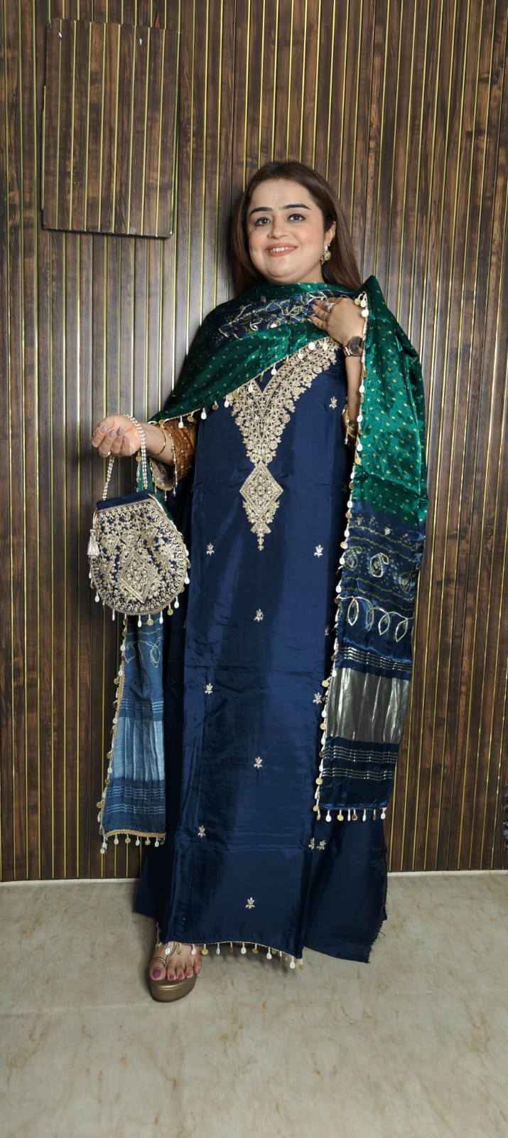 Rajwada Silk Elegance 💙💚
