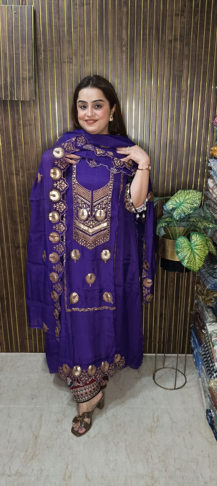 ✨ Regal Muslin Elegance ✨