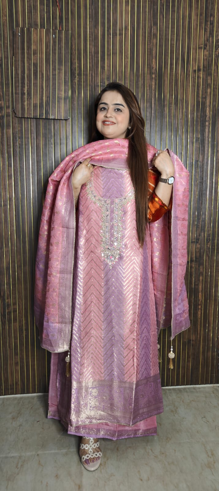 💙💗 Pink & Blue Banarasi Glow