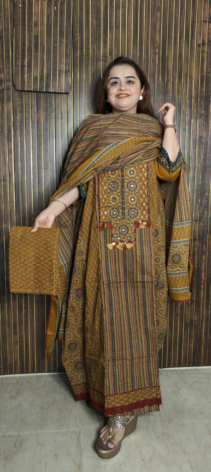 Ajrak All Day, Elegance Always