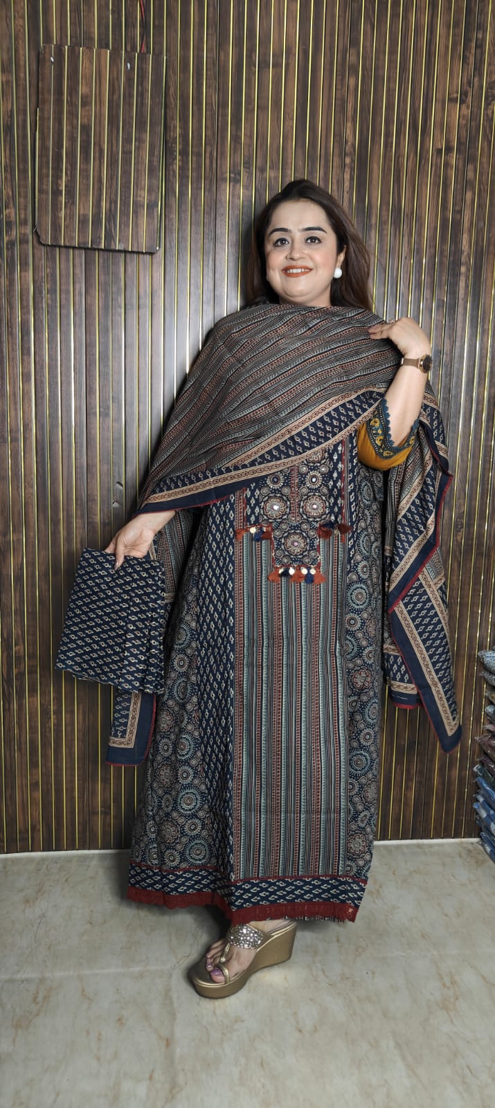 Ajrak All Day, Elegance Always