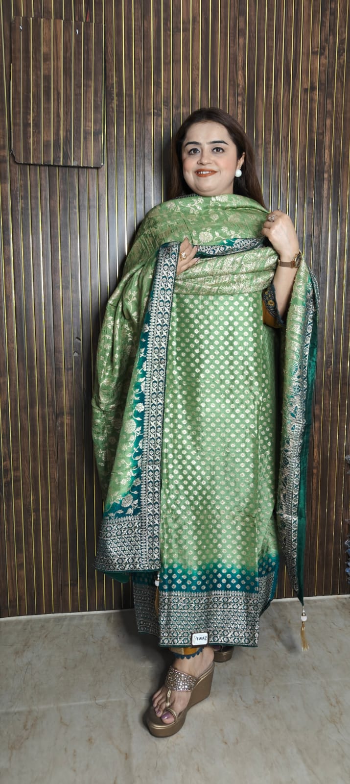 Royal Banarasi, Festive Wali Elegance! ✨❤️