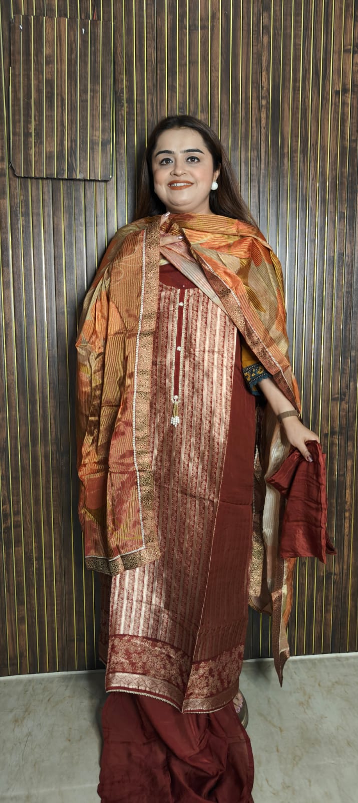 Banarasi Royalty, Modern Twist! ✨