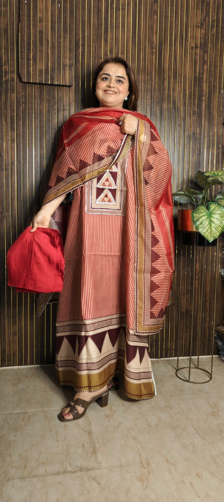 Chanderi Stripe Story – Modern Vibes, Traditional Charm ❤️💙✨
