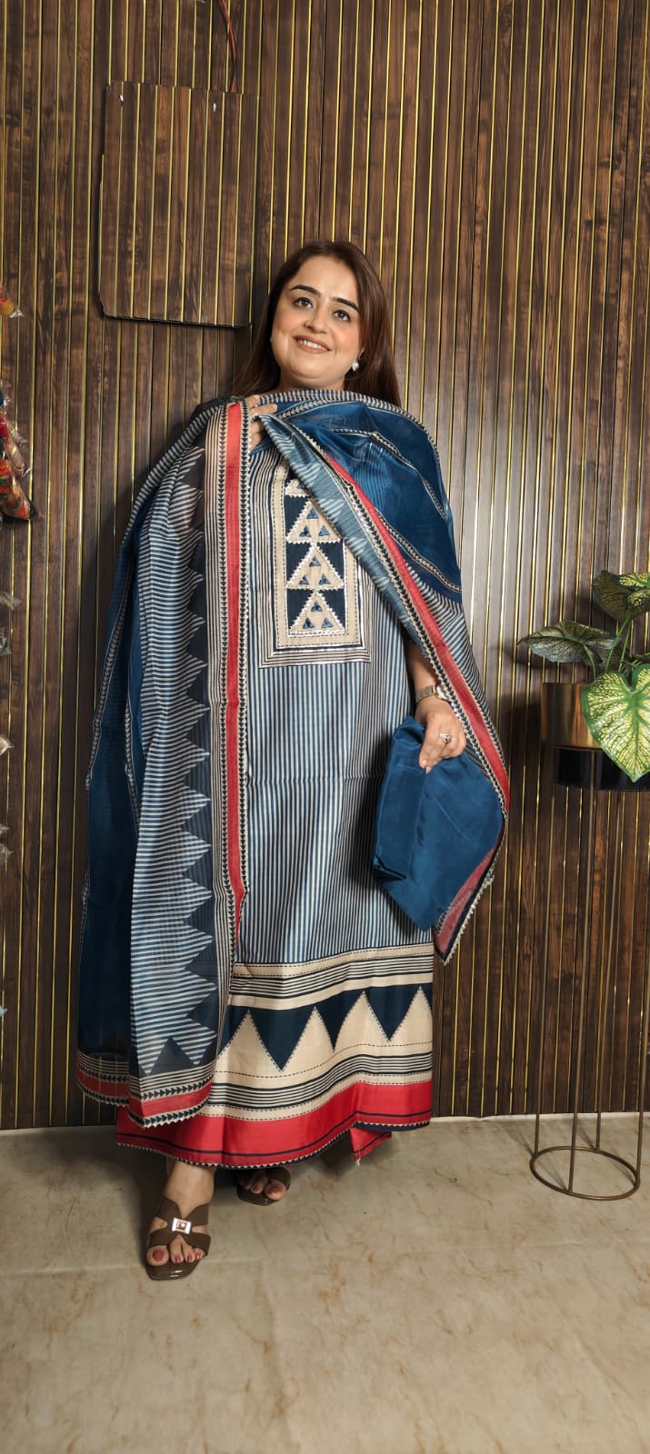 Chanderi Stripe Story – Modern Vibes, Traditional Charm ❤️💙✨